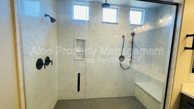 Building Photo - 2995 W Lynx Dr