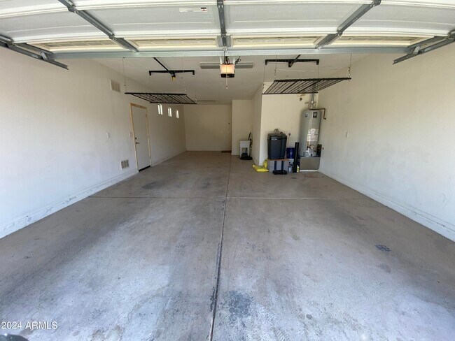 Building Photo - 13510 W Avalon Dr