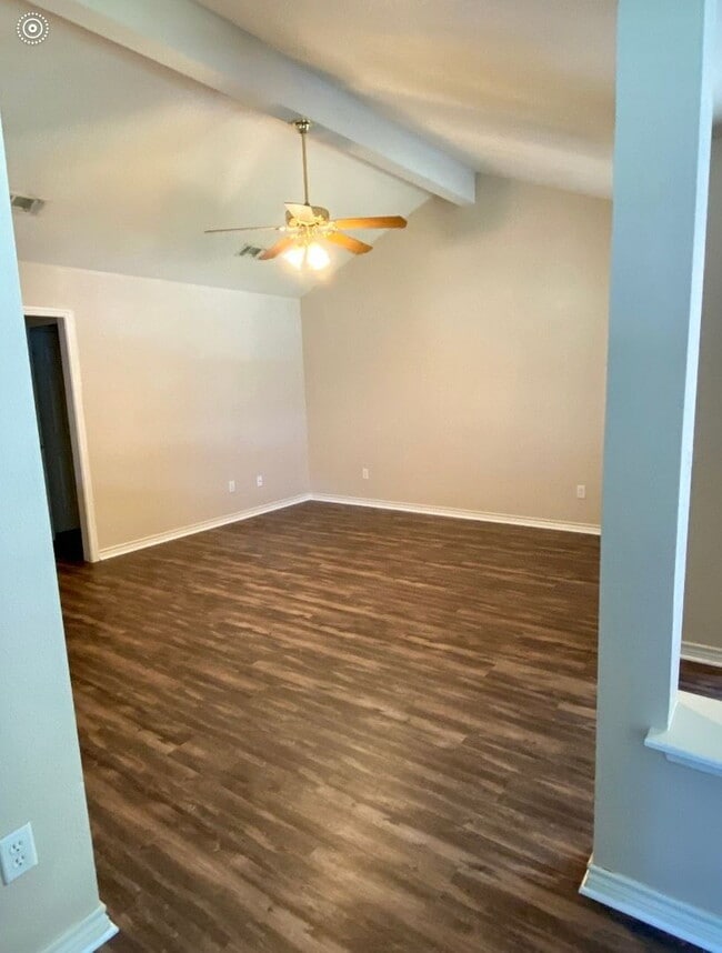 Building Photo - "Spacious 3-Bed, 2-Bath Retreat in College Station – Your Perfect Home Awaits!"