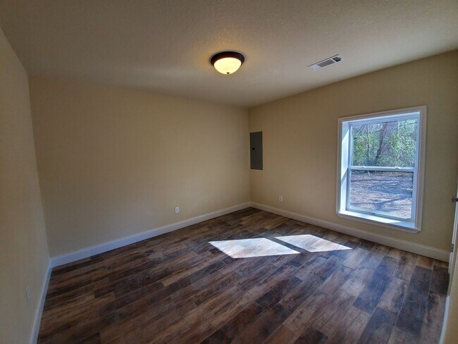 Building Photo - TEDDY DUPLEX