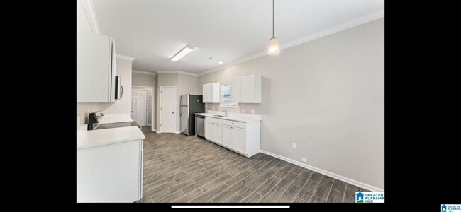 Building Photo - 683 Waterford Ln