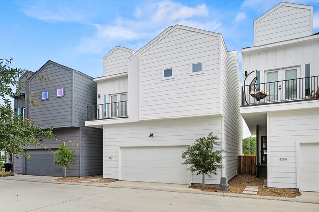 Building Photo - 107 Tolima Dove St