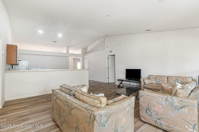 Building Photo - 1715 San Filippo Dr SE