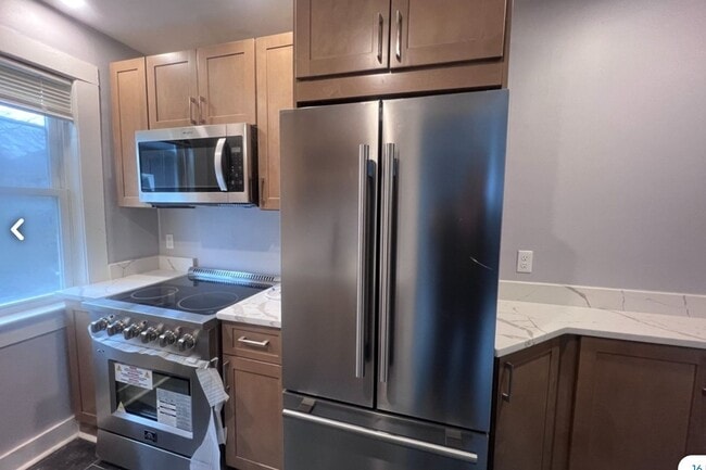 Building Photo - 54P