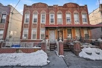 Building Photo - 438 E 98th St