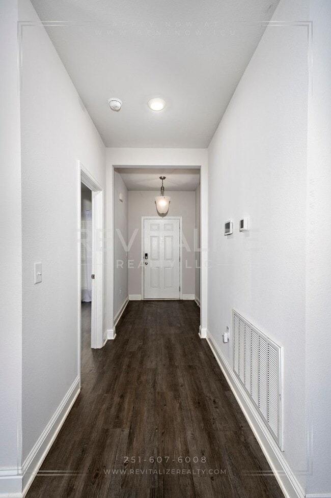 Building Photo - Modern 4BR 2 BA Home in Spanish Fort