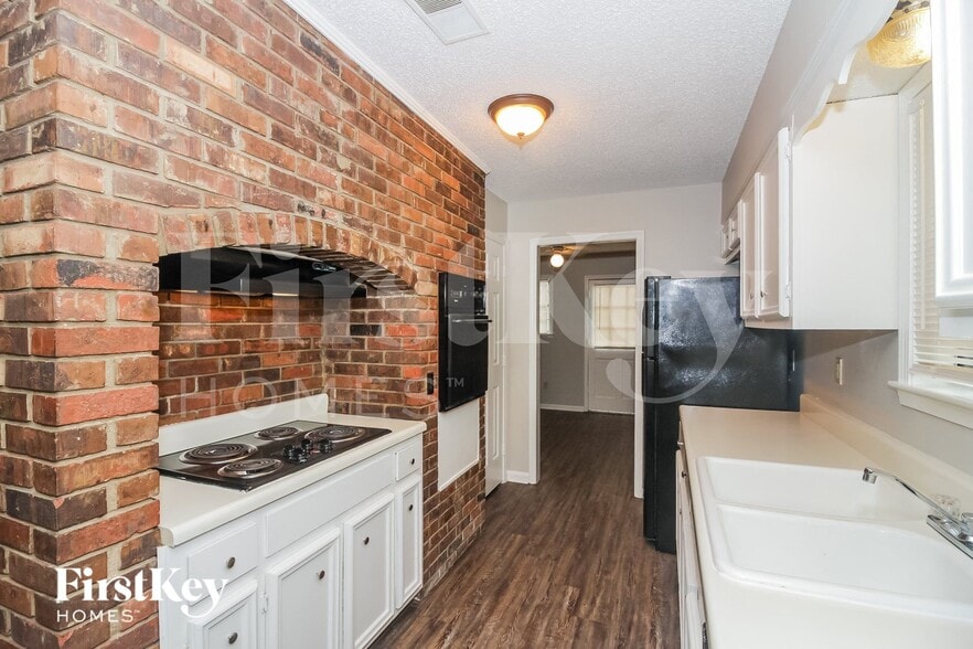 Building Photo - 4119 Friendship Ln