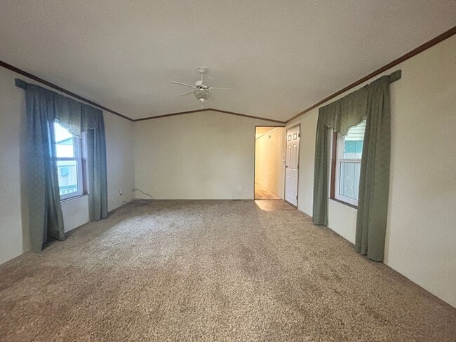 Building Photo - 3 Bed / 2 Bath  on One Acre – Garage Included