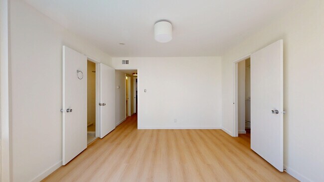 Building Photo - 1507 Carol-105