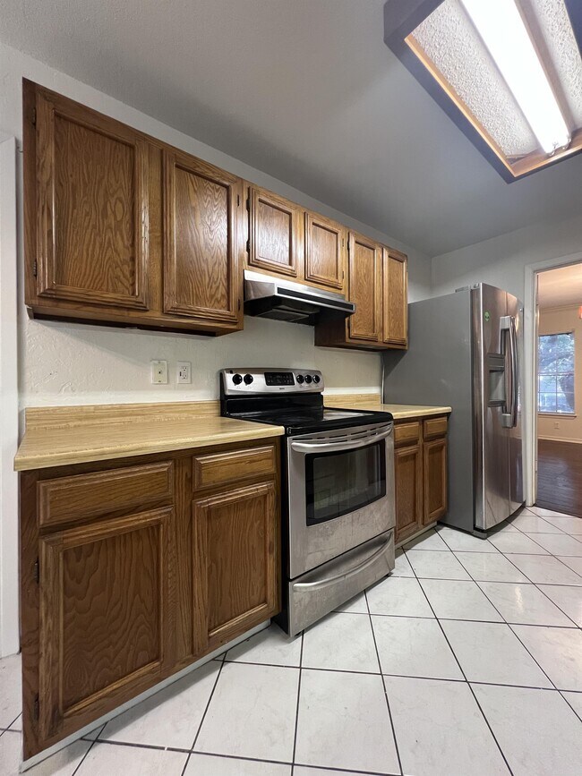 Building Photo - 9123 Alpine Trail St