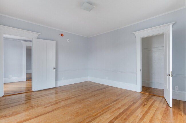 Building Photo - 109 Pleasant St