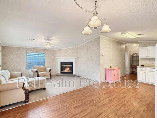 Building Photo - 7568 SE Swan Ave