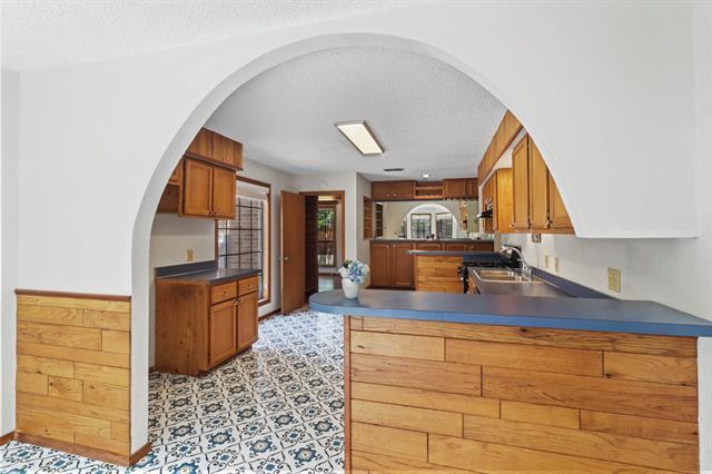 Building Photo - 665 Main St