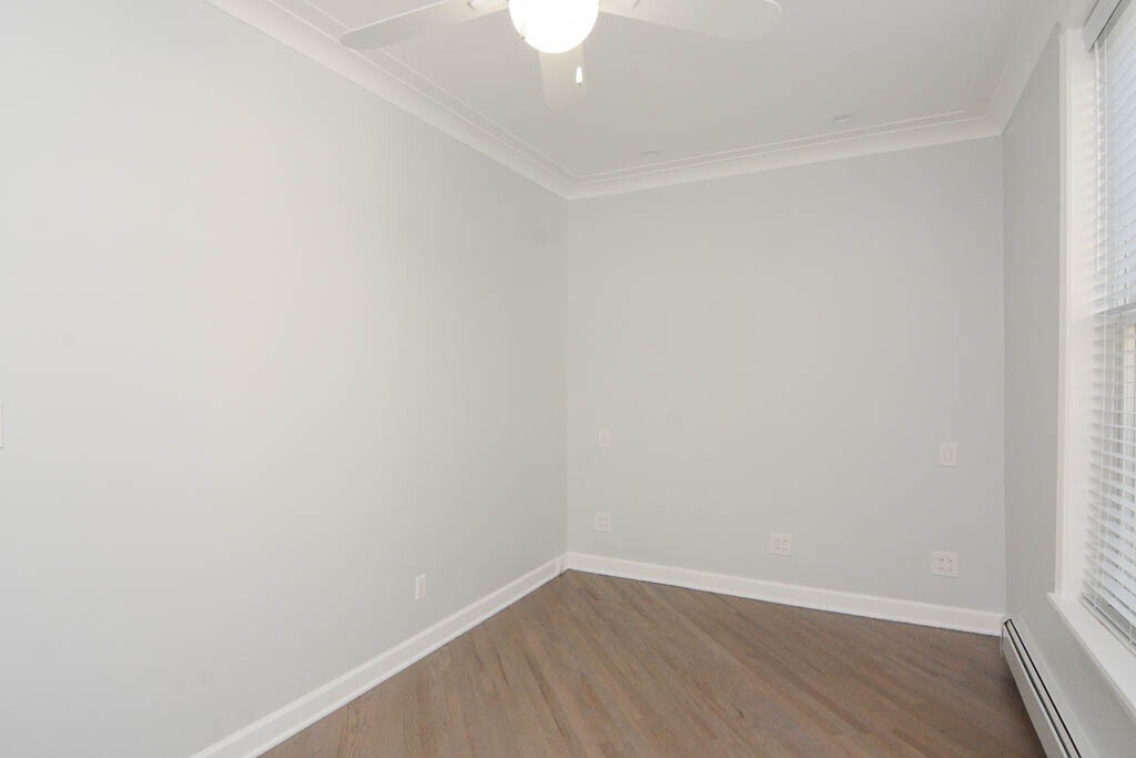 Building Photo - 3144 N Oakley Ave