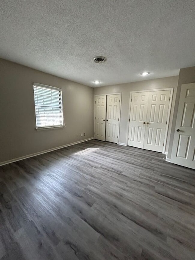Building Photo - 7037 N Fisk Ct