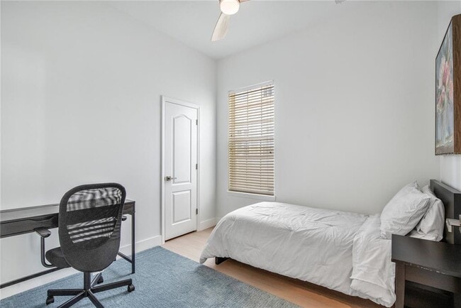 Building Photo - 1659 Hanks Ave