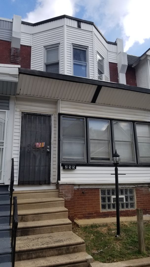 Primary Photo - Enclosed Porch Row - West Philadelphia