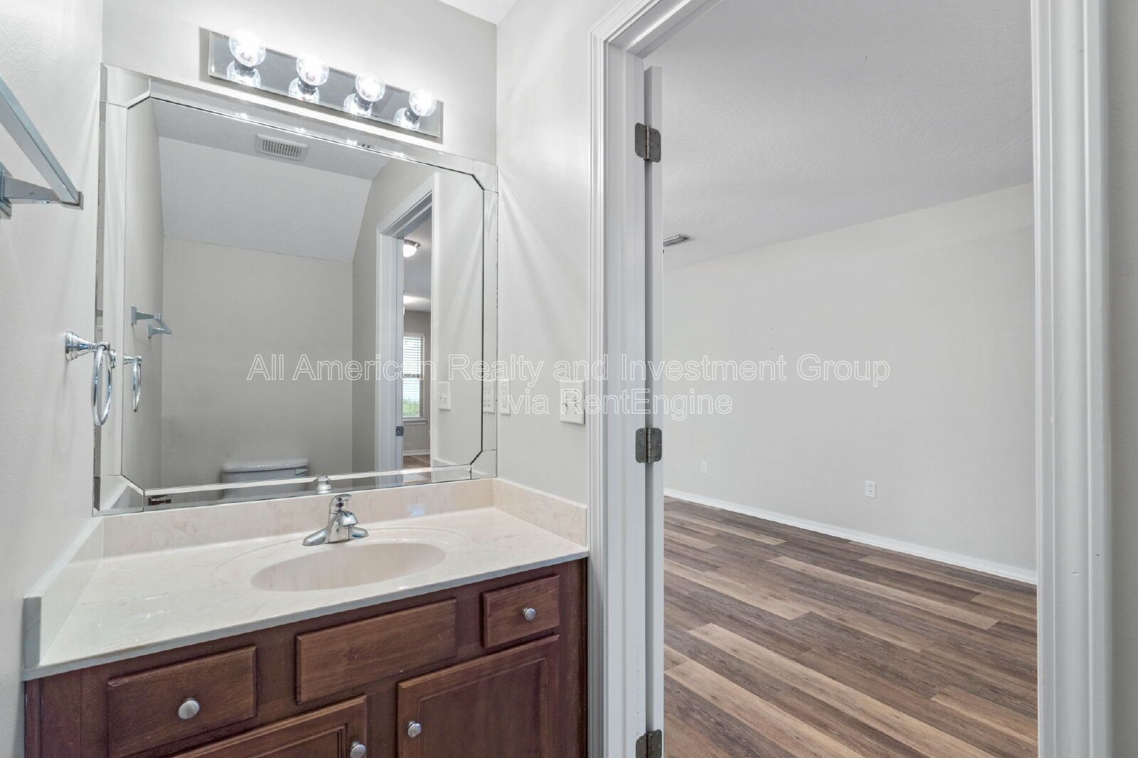 Building Photo - 201 9th Ave