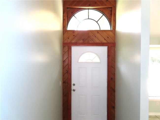 Building Photo - 110 Melton Ave