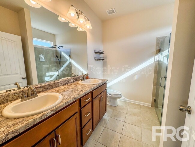 Building Photo - 202 Kenison Way