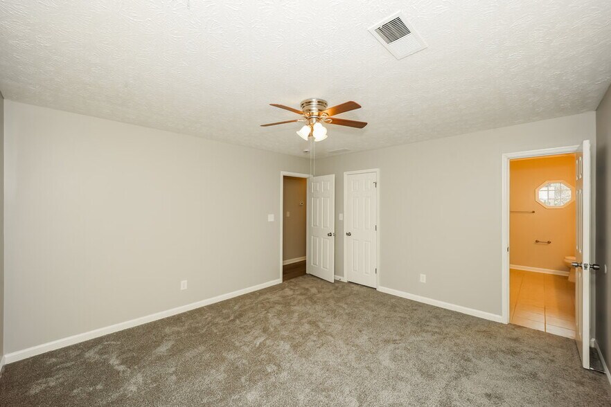 Building Photo - 10 General Longstreet Line