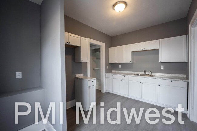 Building Photo - 24 N Euclid Ave