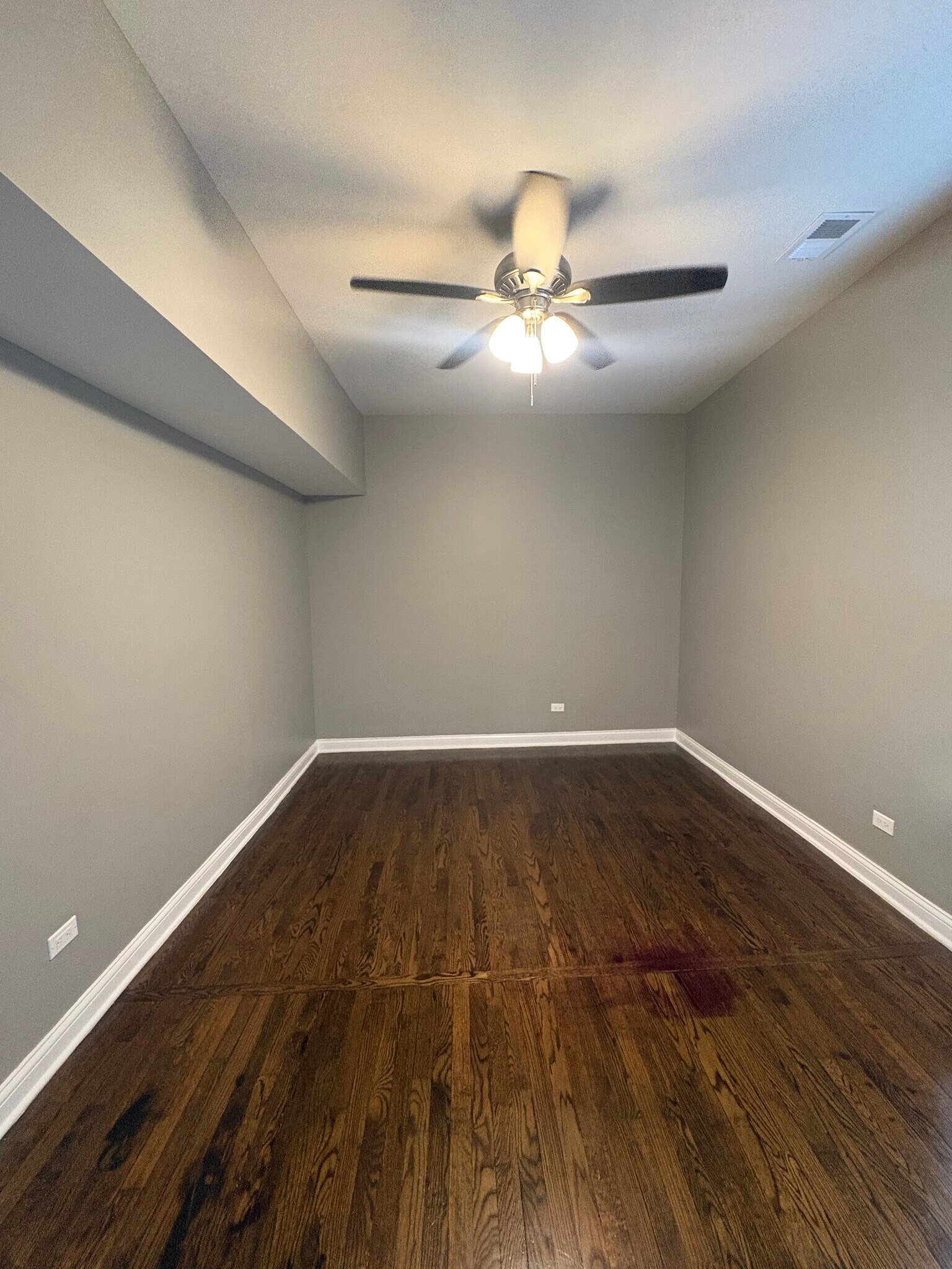 Building Photo - 7414 S Maryland Ave