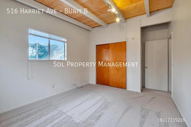 Building Photo - 516 Harriet Ave