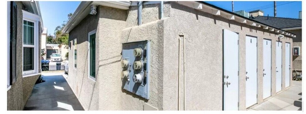 Building Photo - 1004 W Clark Ave