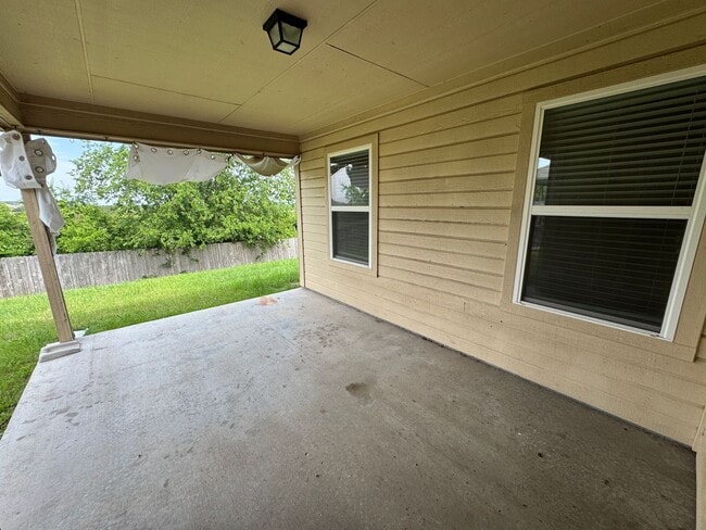 Building Photo - 6304 Castle Gap Dr