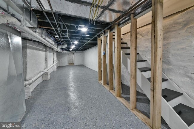 Building Photo - 1828 S 5th St