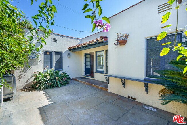 Building Photo - 1017 S Orlando Ave