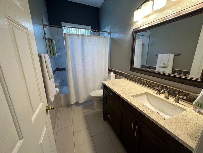 Building Photo - 1461 Chessington Cir