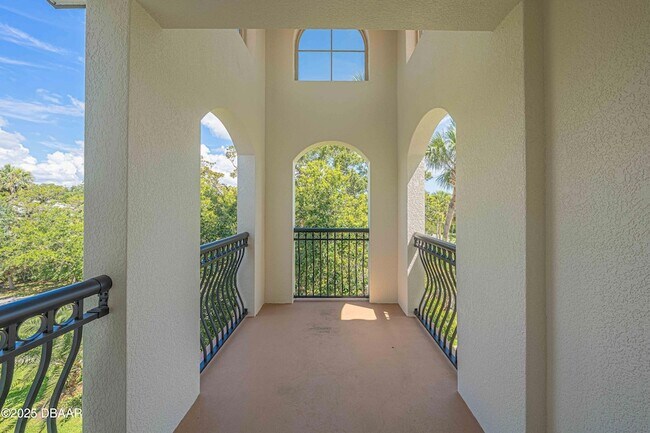 Building Photo - 5090 Riverside Dr