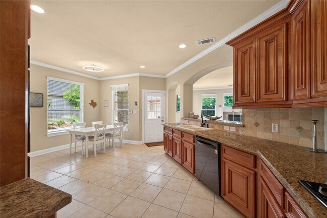 Building Photo - 1722 Parklake Village Dr