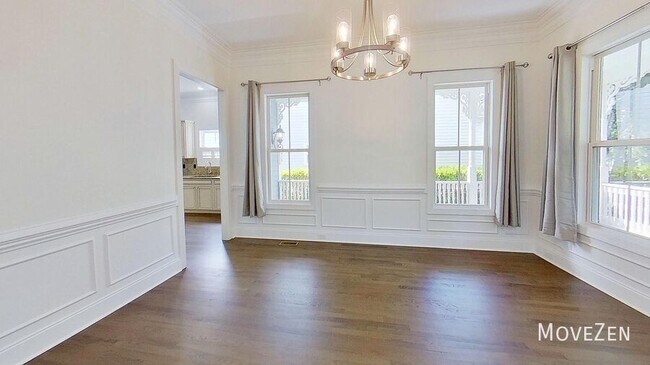 Building Photo - 17011 Hedgerow Park Rd