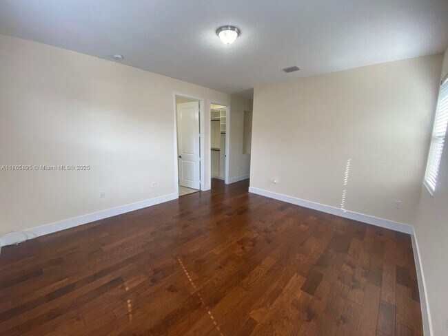 Building Photo - 3334 W 96 Pl