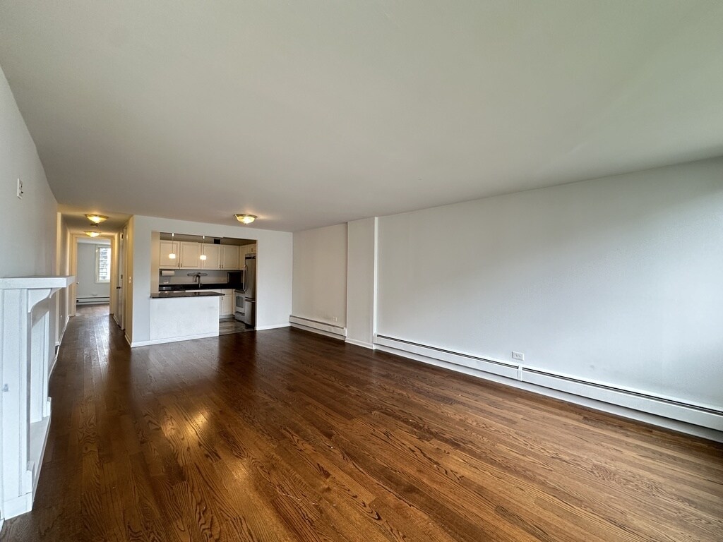Building Photo - 1349 N Dearborn St