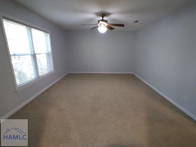 Building Photo - 306 N Main St