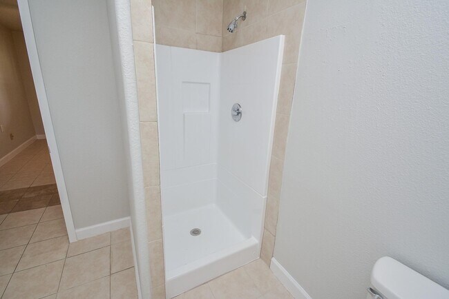 Building Photo - 2117 Thonig Rd