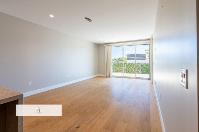 Building Photo - Quiet, Modern 2-Bed Home with Private Pati...