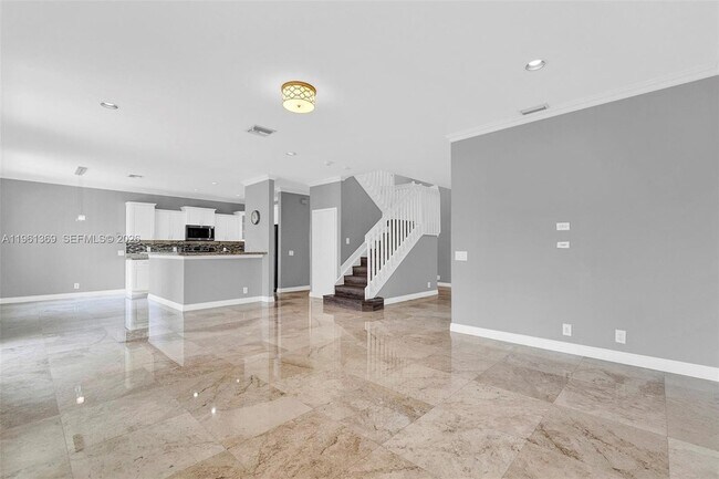 Building Photo - 1518 Maple Dr