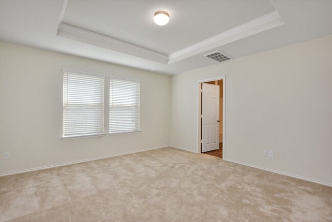 Building Photo - Inviting 4BD/3BA Rental Home with Walk-In Closet & Big Yard