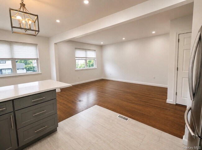 Building Photo - 57 7th St