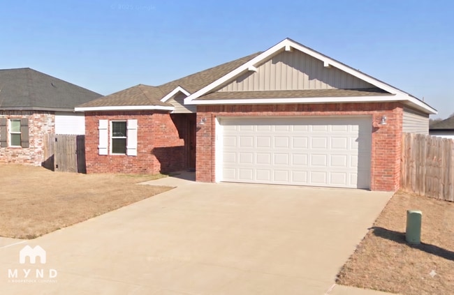 Building Photo - 1120 Riverside Dr