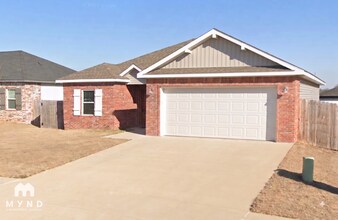 Building Photo - 1120 Riverside Dr