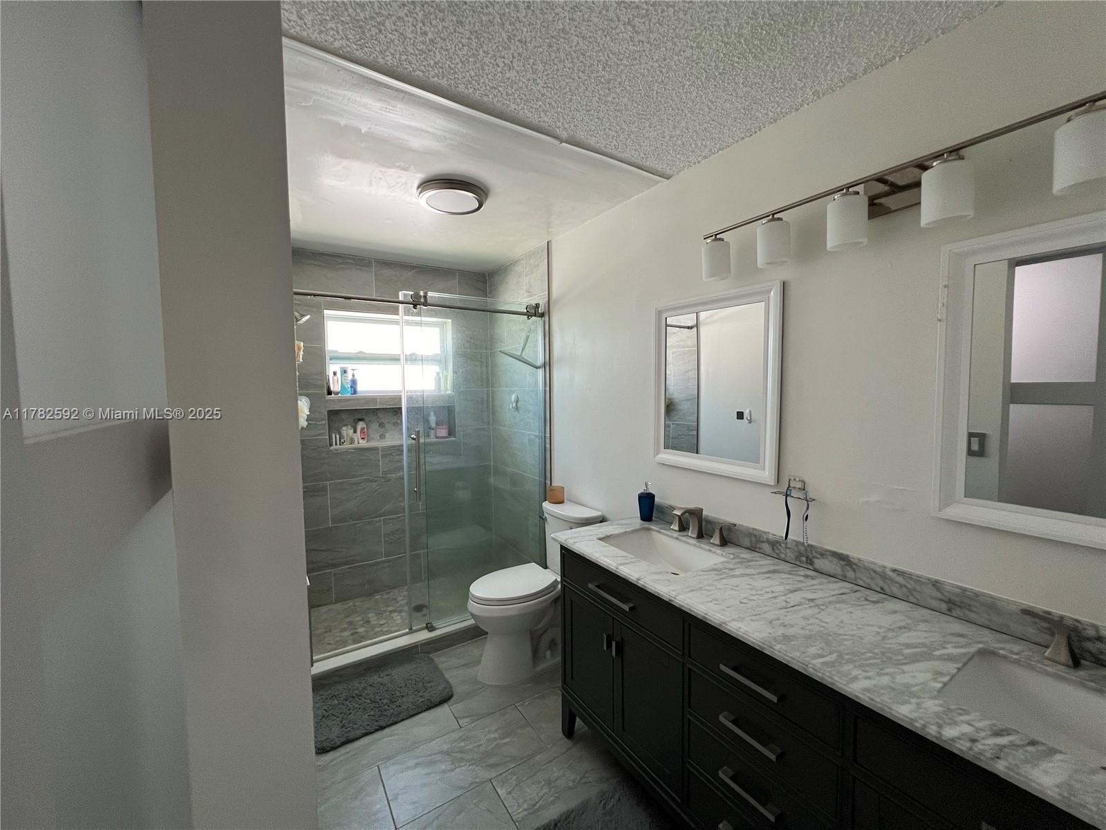 Building Photo - 2810 River Run Cir E