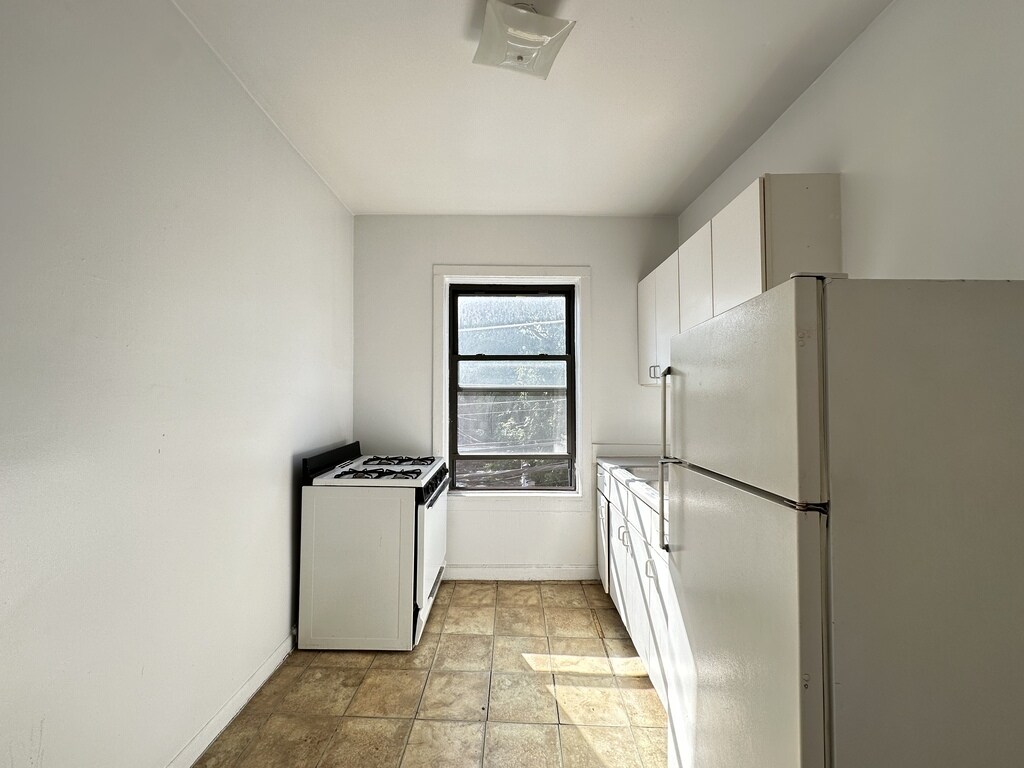 Building Photo - 2520 N Kedzie Blvd