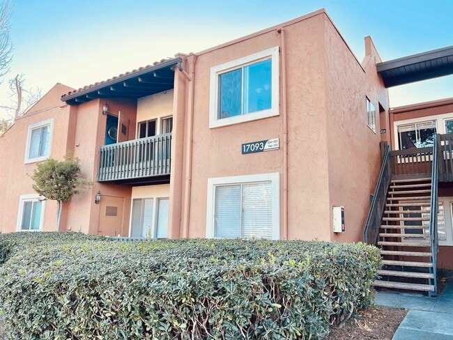 Building Photo - 17093 Rancho Bernardo