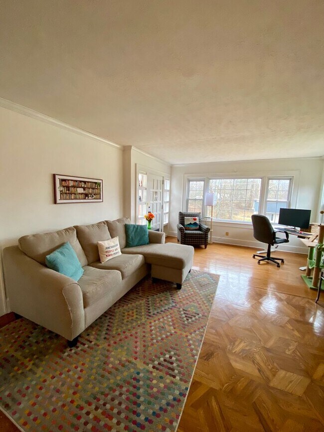 Building Photo - Spacious 3BR Home Minutes from Downtown Johnson City | W/D Included | Garden Beds